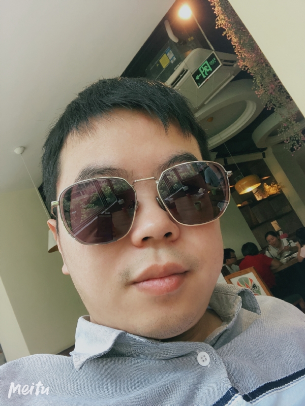 月台等路人的第一张照片--周宁相亲网