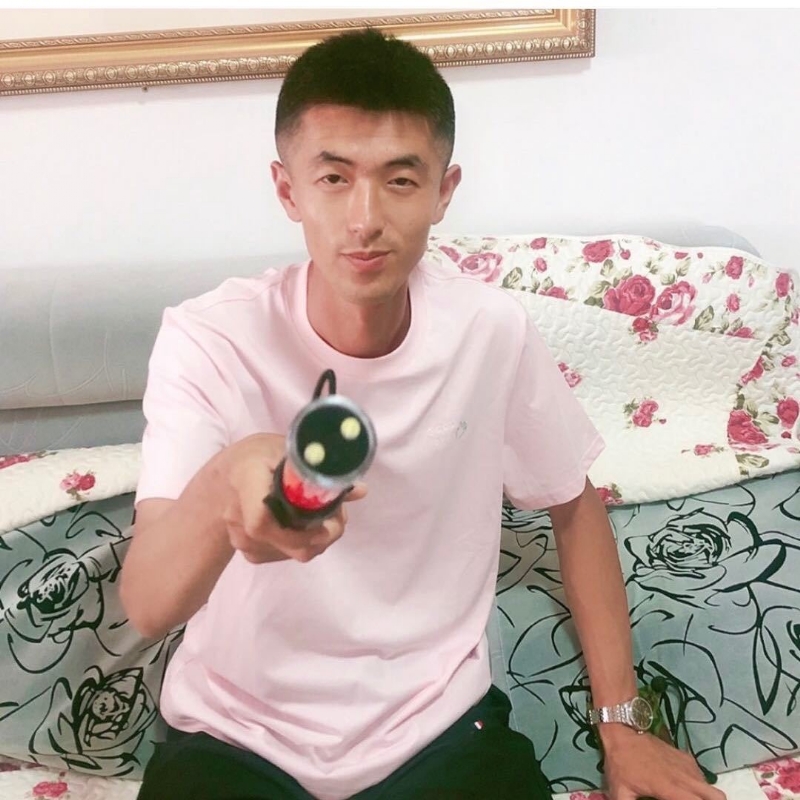 转身留下孤独的她的第一张照片--周宁相亲网