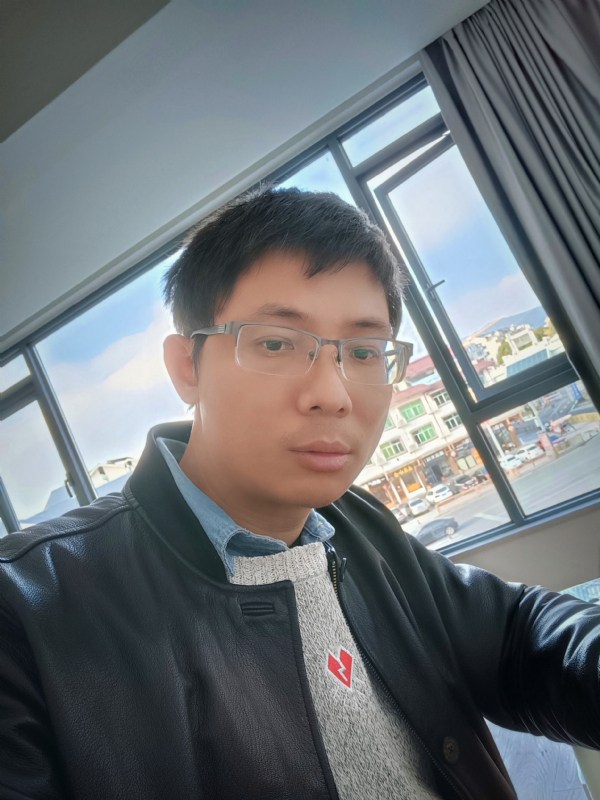 也许只是缺少一个拥抱的第二张照片--周宁相亲网